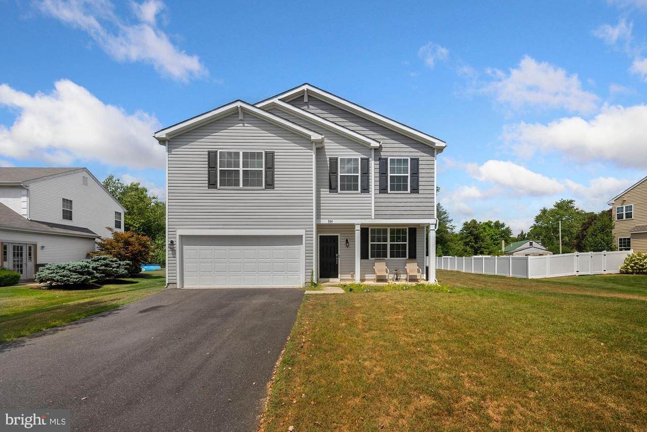 904 Twelve Oaks Drive - Photo 1