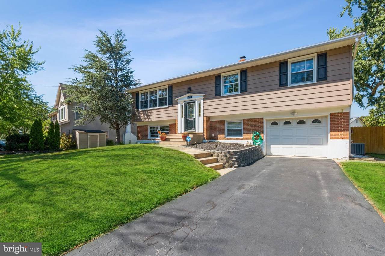 637 Croyden Drive - Photo 1