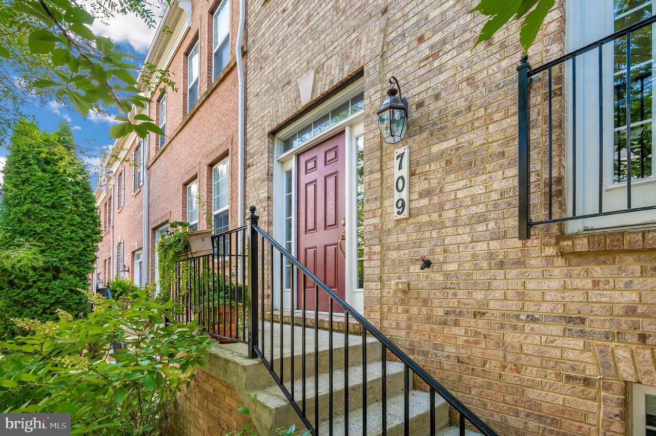 709 Raven Avenue - Photo 1