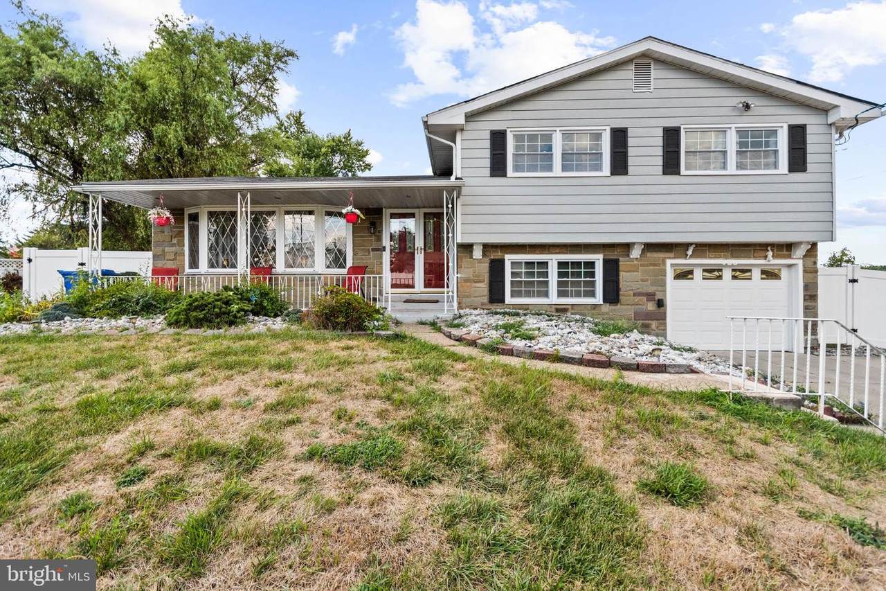 425 Saratoga Drive - Photo 1