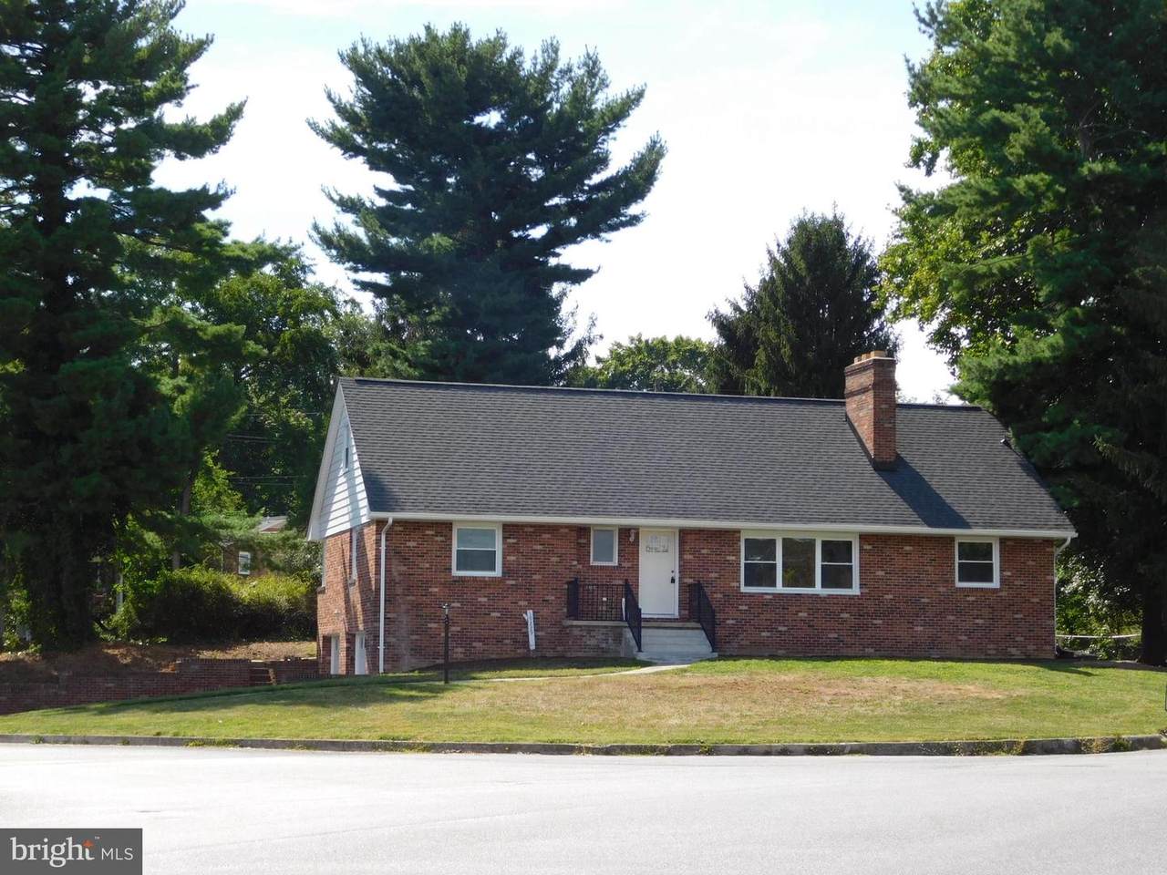19229 Meadow View Drive - Photo 1