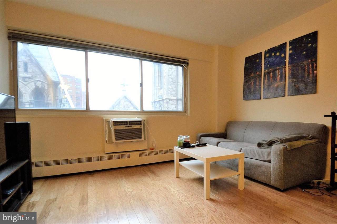 2101 Chestnut Street - Photo 1