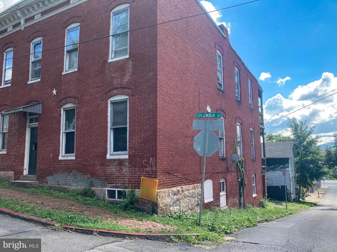 256 Columbia Street - Photo 1