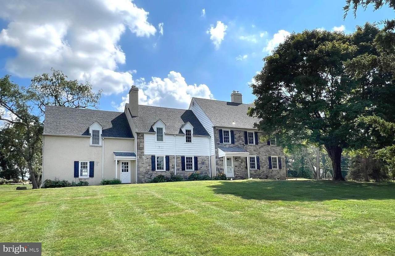1048 Eagle Road - Photo 1