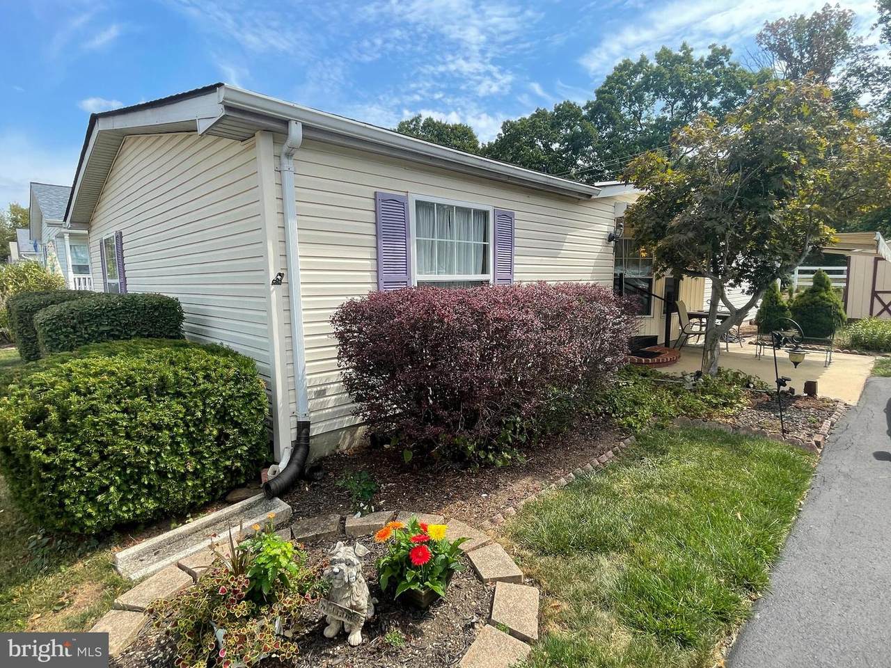 1107 Jfk Drive - Photo 1