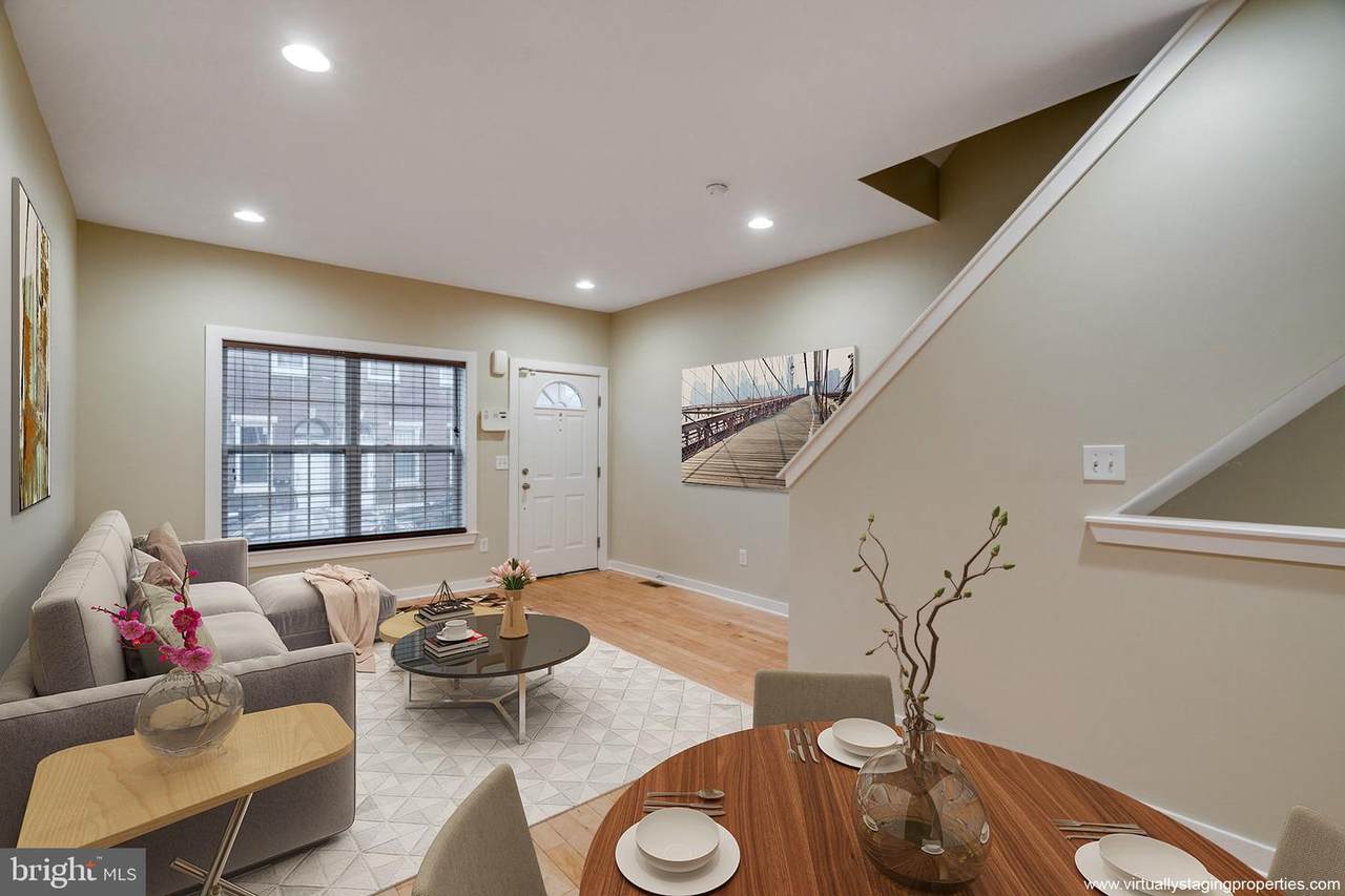 1532 Catharine Street - Photo 1
