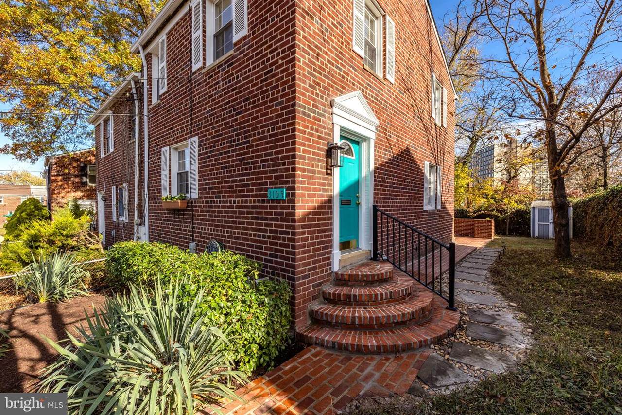 3105 Mosby Street - Photo 1