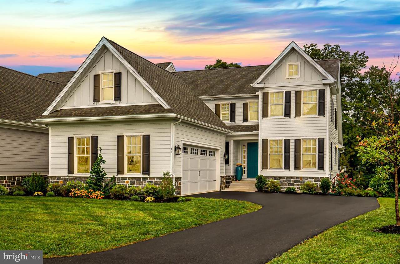 15 Radnor Lane - Photo 1