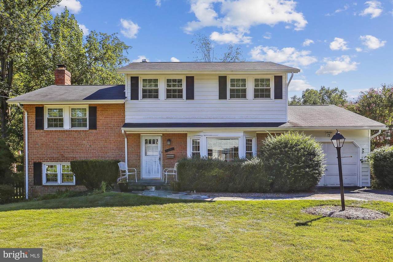 9807 Laurel Street - Photo 1