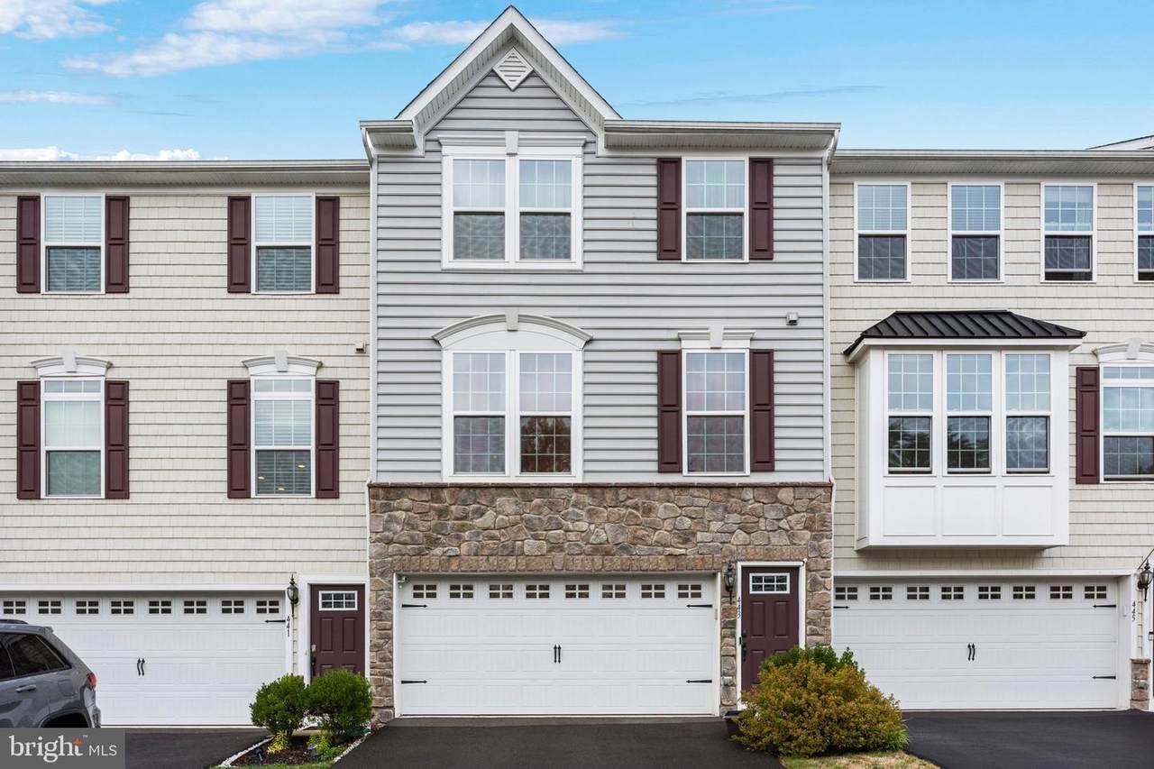 443 Arbor Boulevard - Photo 1