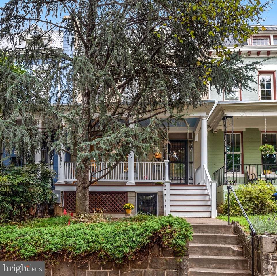 329 10TH Street - Photo 1