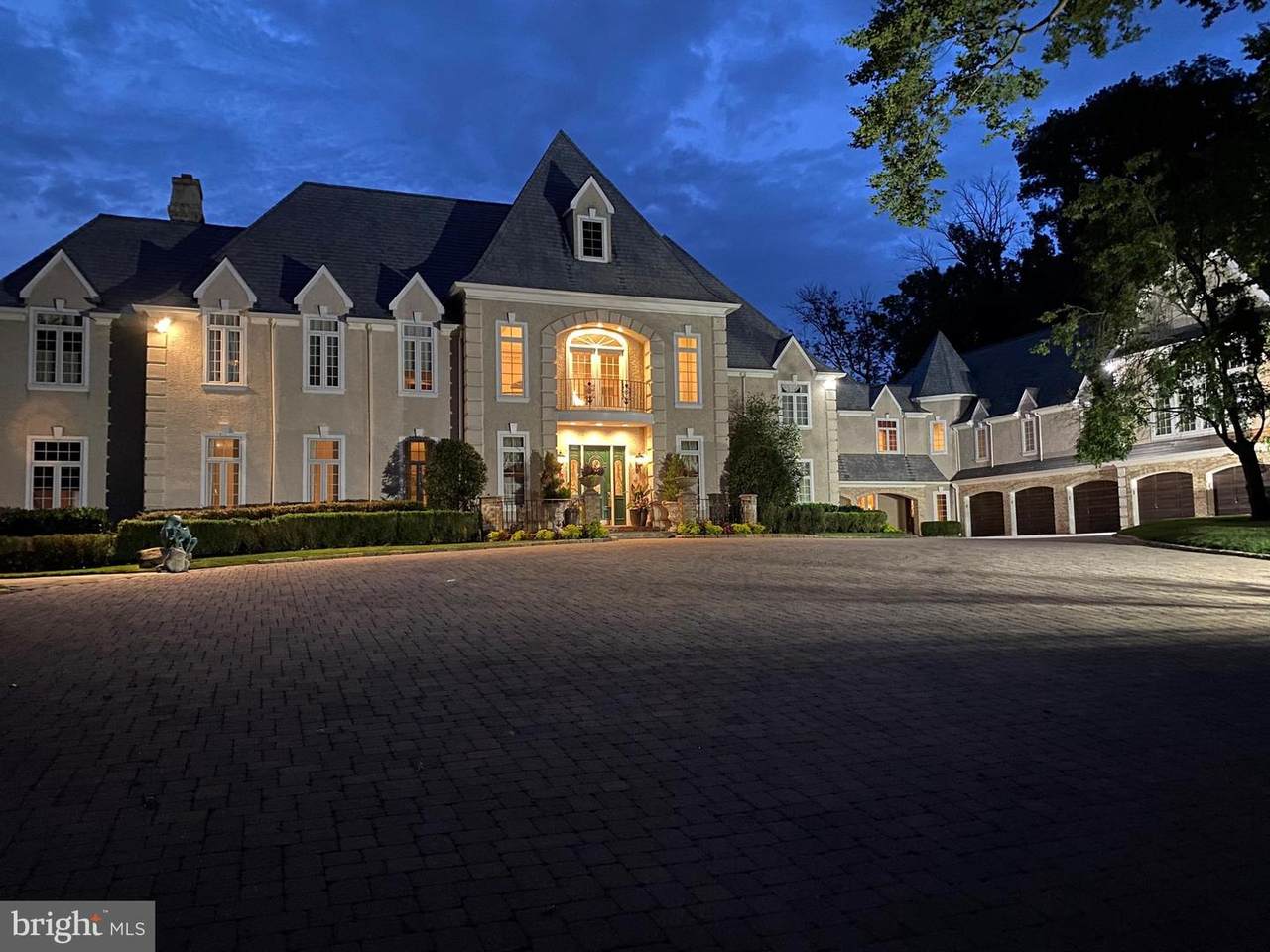 810 Chateau Lane - Photo 1