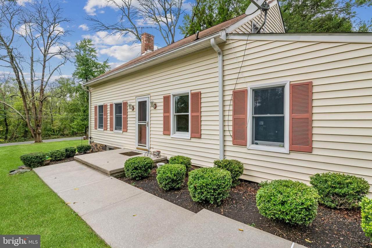 1391 Canal Road - Photo 1
