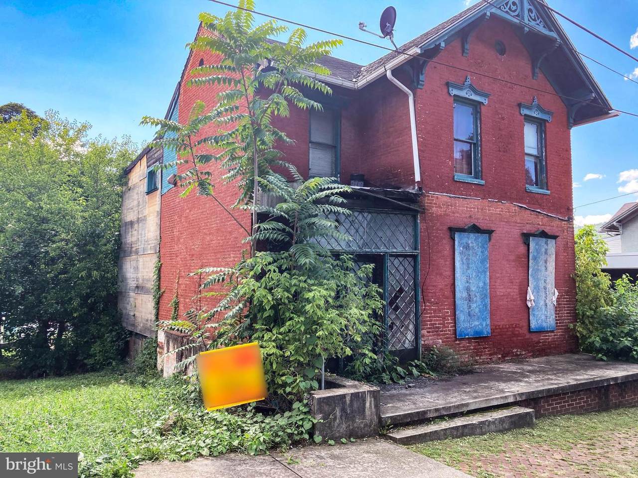 242 Columbia Street - Photo 1