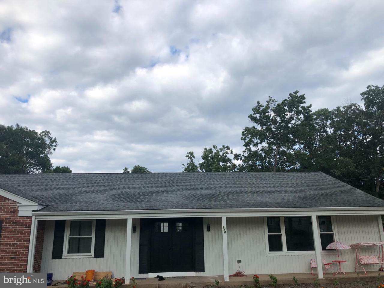 210 Forest Drive - Photo 1