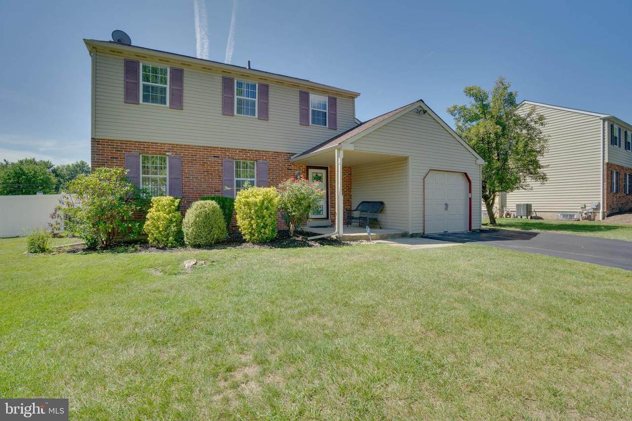 6 Kareve Drive - Photo 1