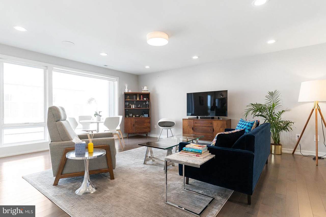 721 12TH Street - Photo 1