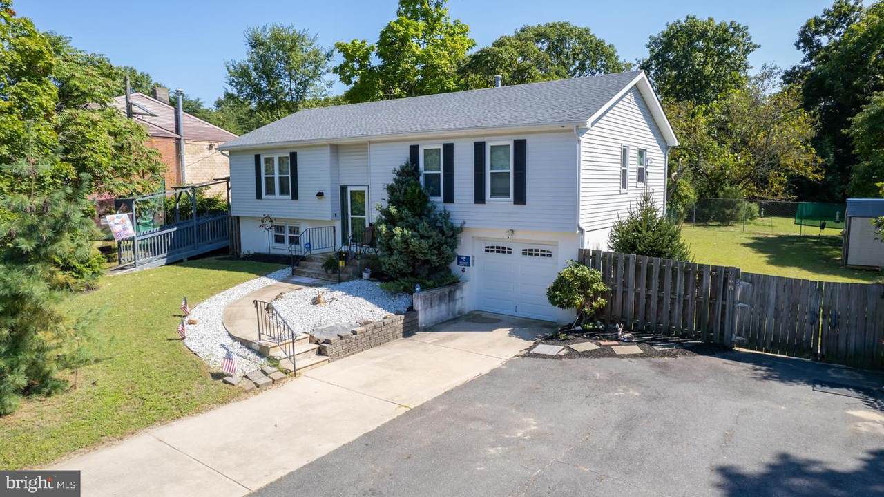 968 Mail Avenue - Photo 1