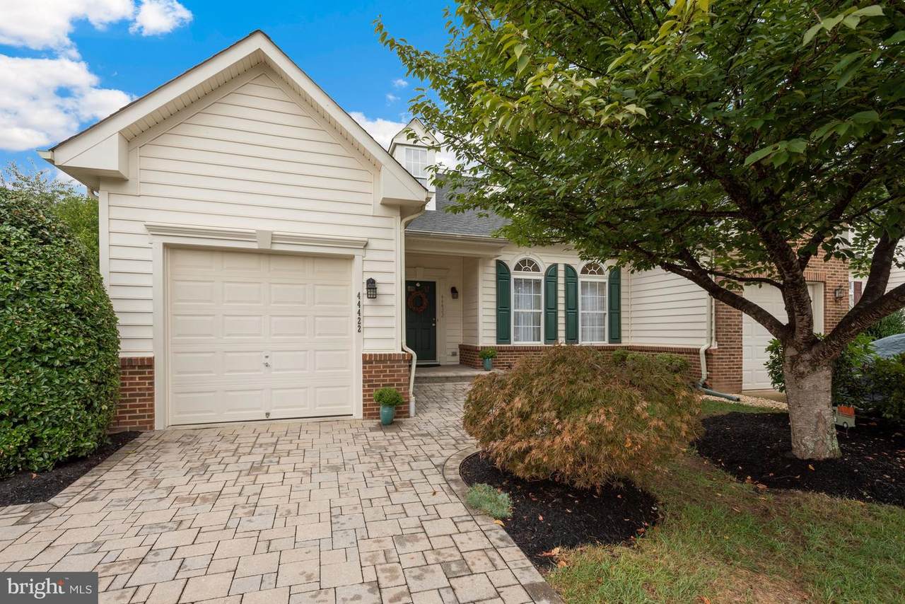 44422 Livonia Terrace - Photo 1