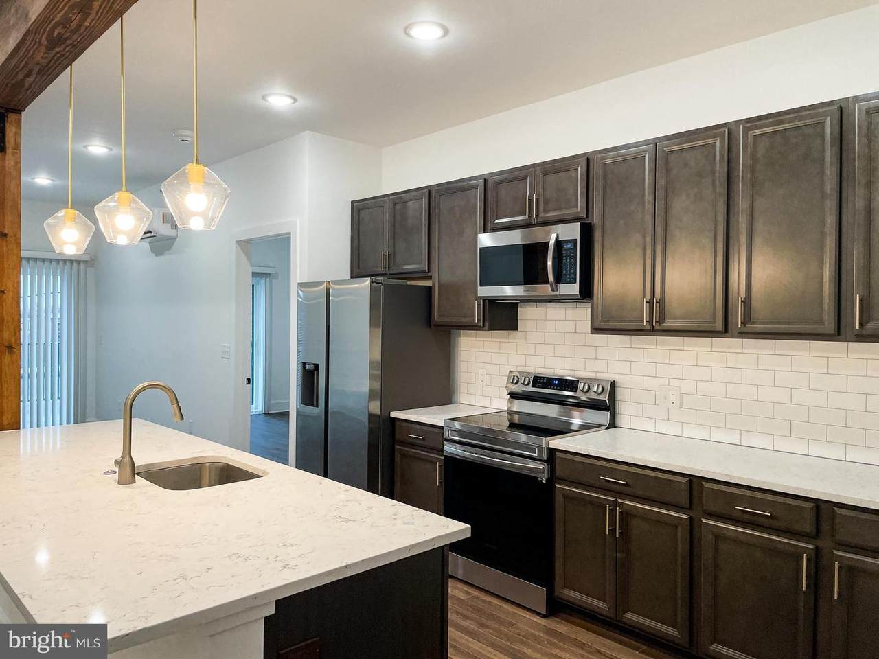 212 9TH Street - Photo 1