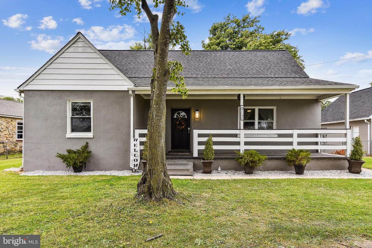 912 Hammonds Lane - Photo 1