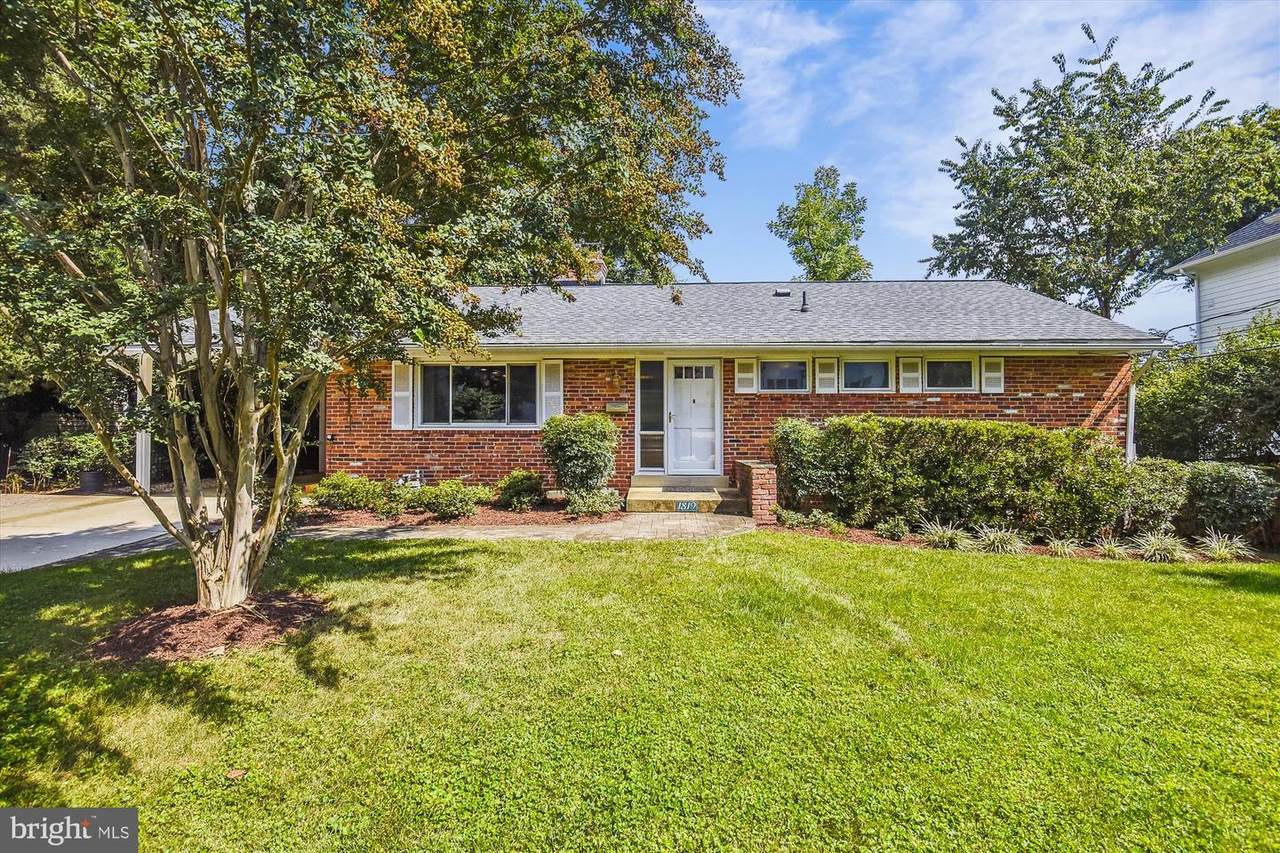 1819 Deer Drive - Photo 1
