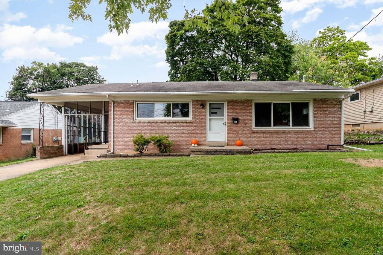 304 Saint Marks Road - Photo 1