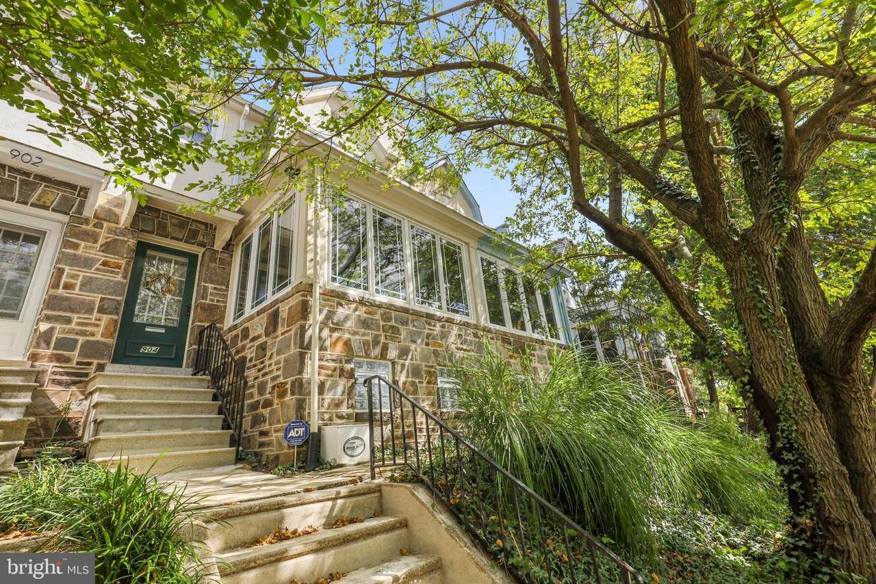904 36TH Street - Photo 1