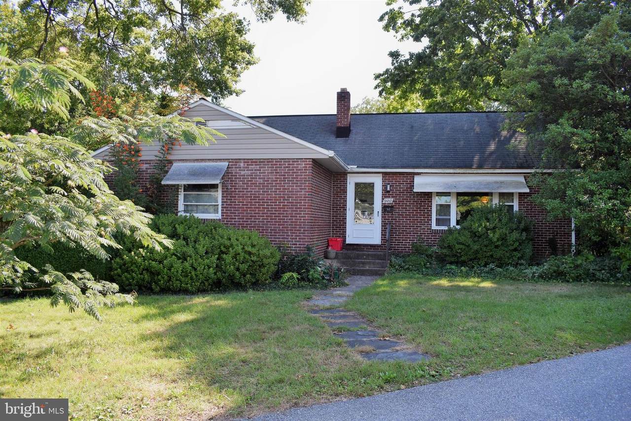 940 Parkside Lane - Photo 1