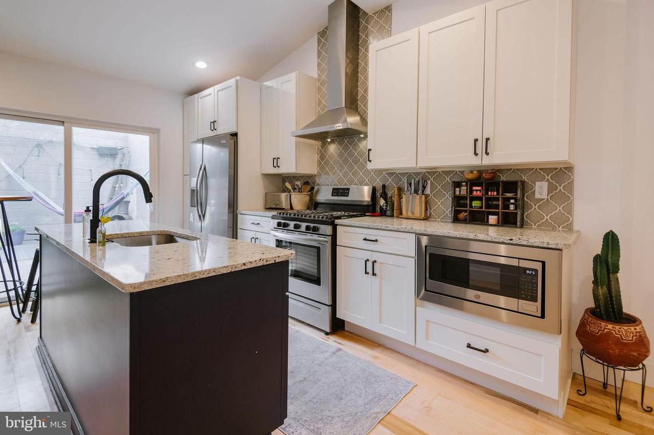 2165 Cumberland Street - Photo 1