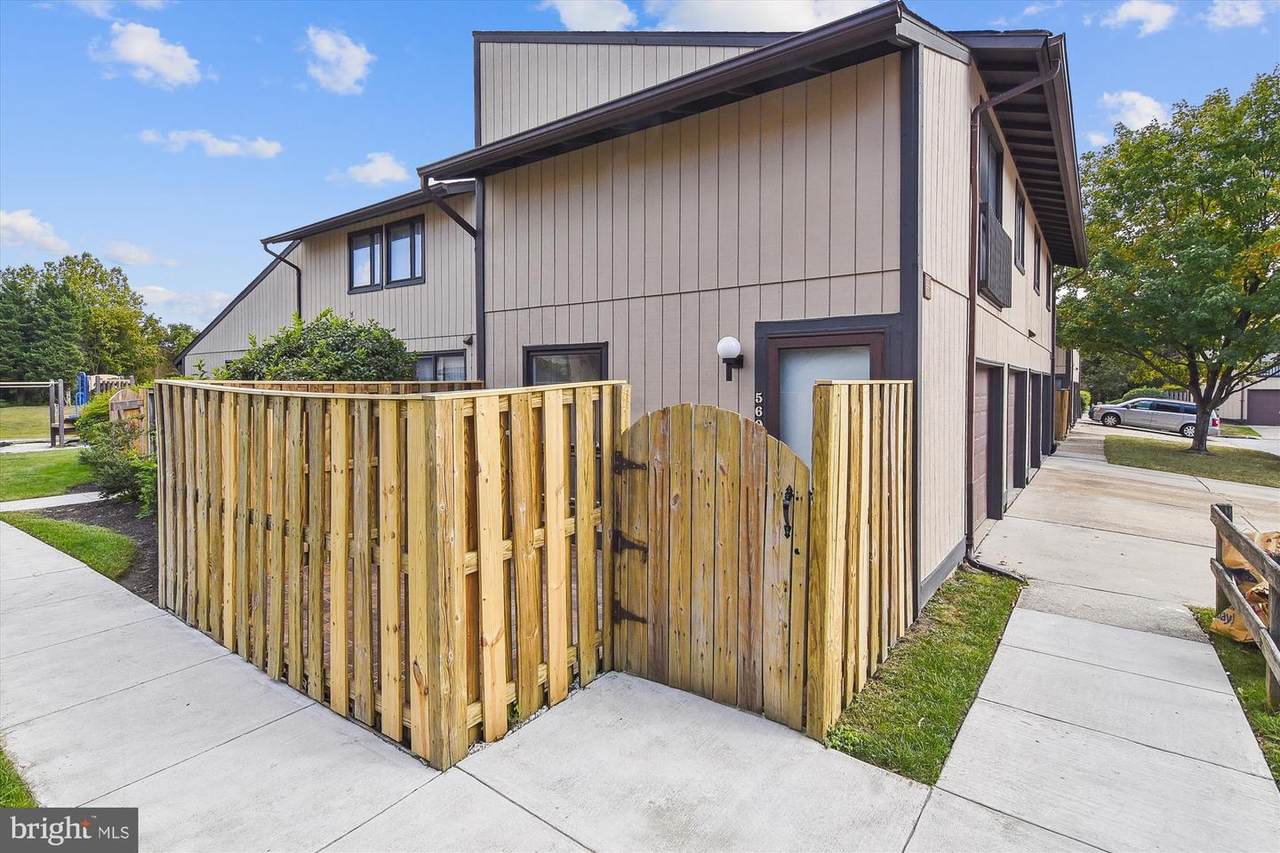 560 Glen Court - Photo 1