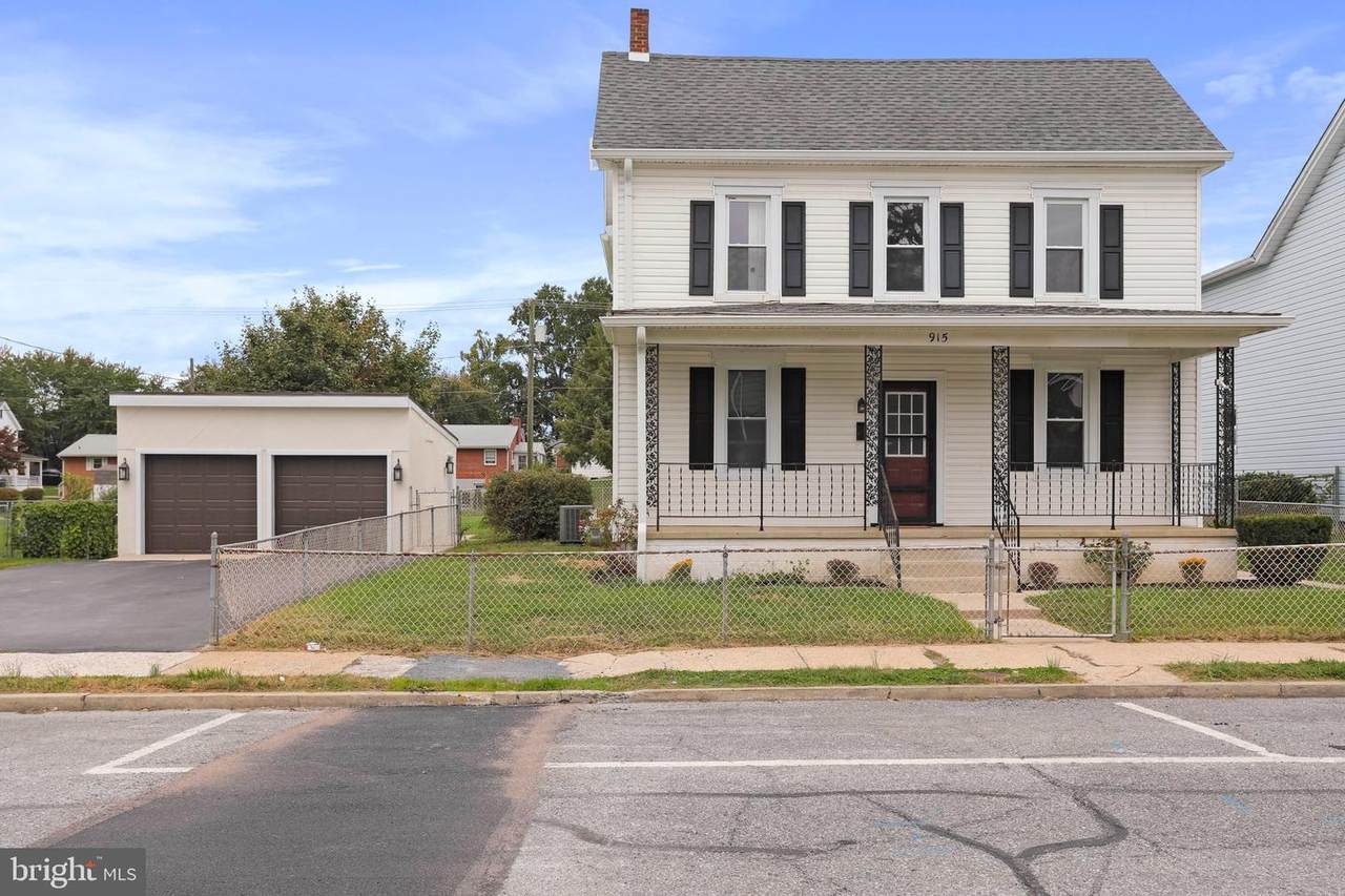 915 Chestnut Street - Photo 1