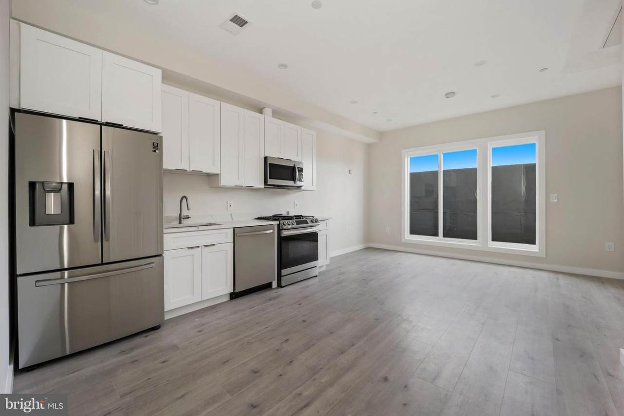 2116 4TH Street - Photo 1