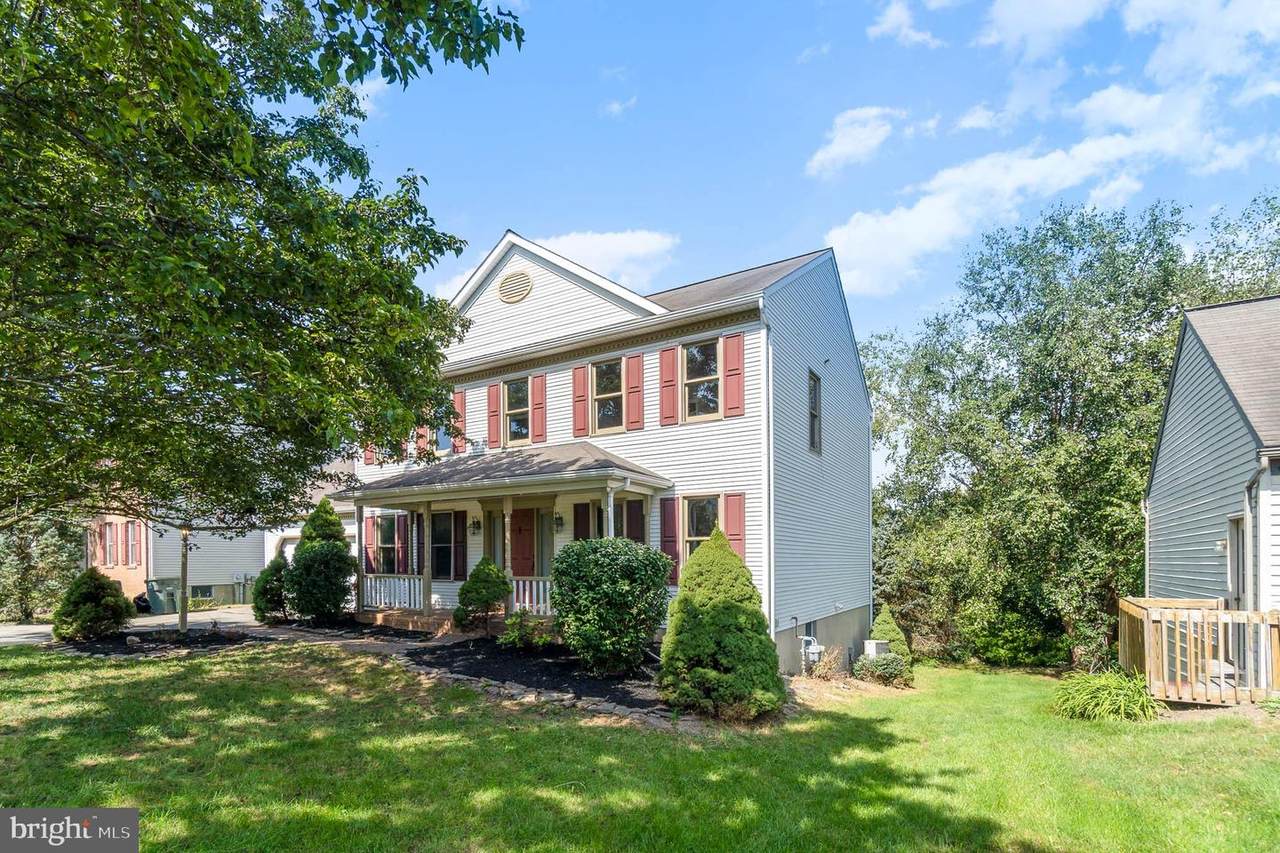 837 Kinross Avenue - Photo 1