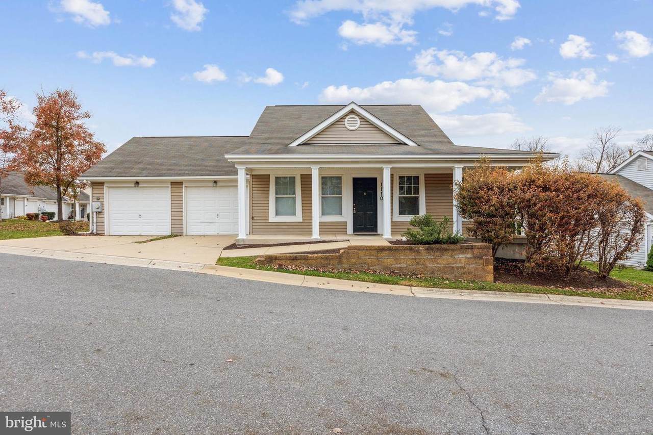 1110 Jousting Way - Photo 1