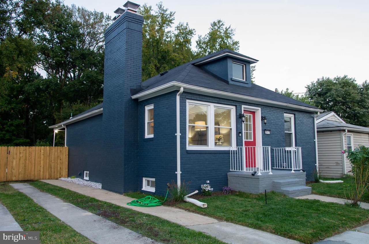 2517 Sycamore Avenue - Photo 1