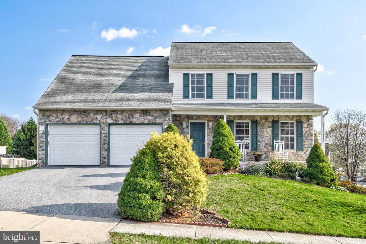 745 Apple Tree Lane - Photo 1