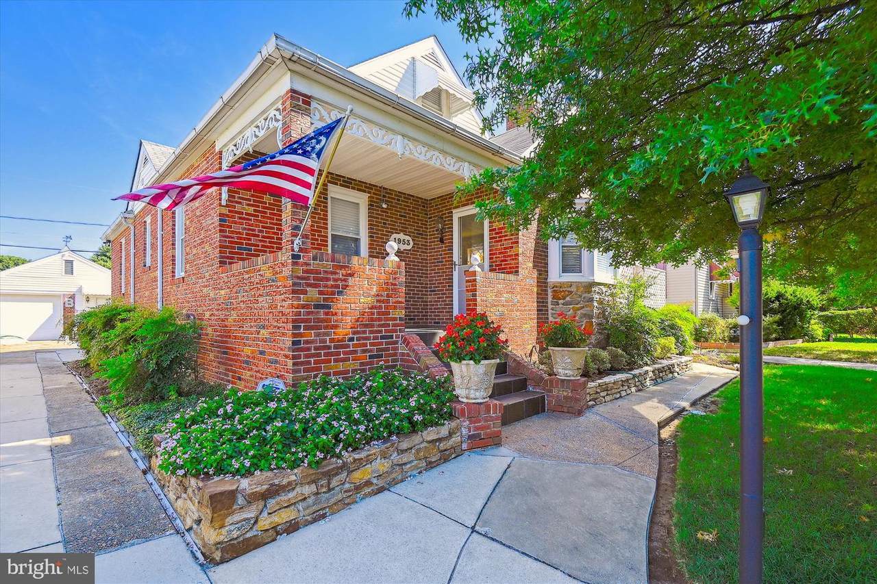 1953 Walnut Avenue - Photo 1