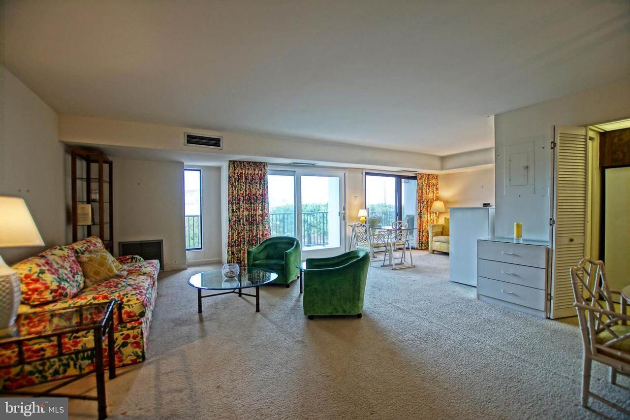 527 Boardwalk - Photo 1