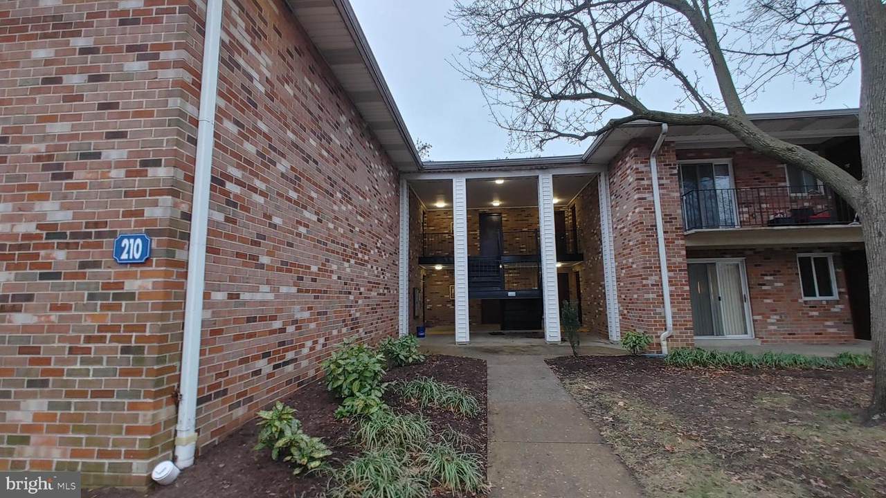 210 Victor Parkway - Photo 1