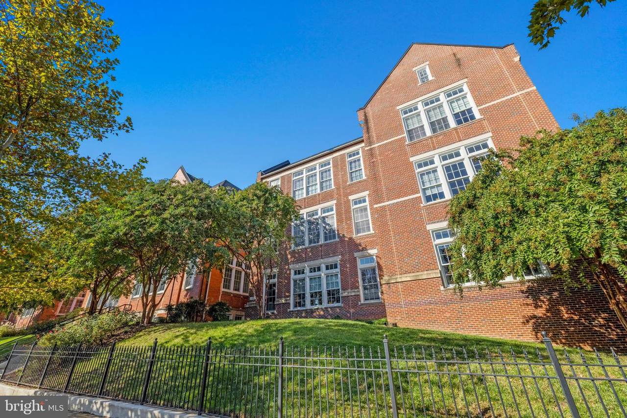 440 12TH Street - Photo 1