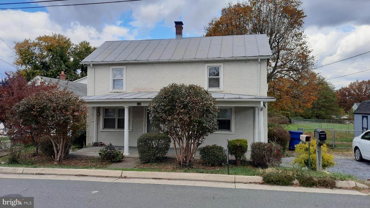 137 17TH Street - Photo 1