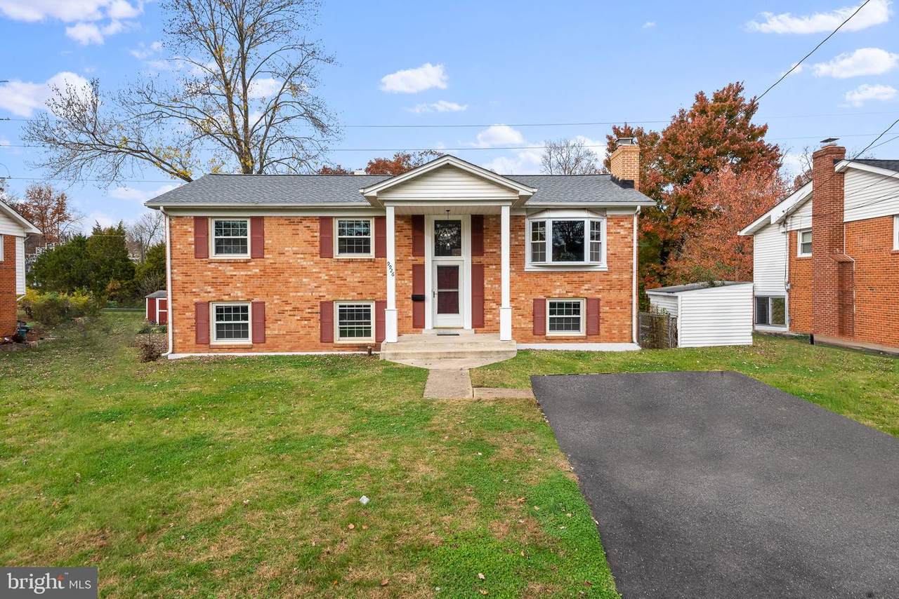 9926 Loudoun Avenue - Photo 1