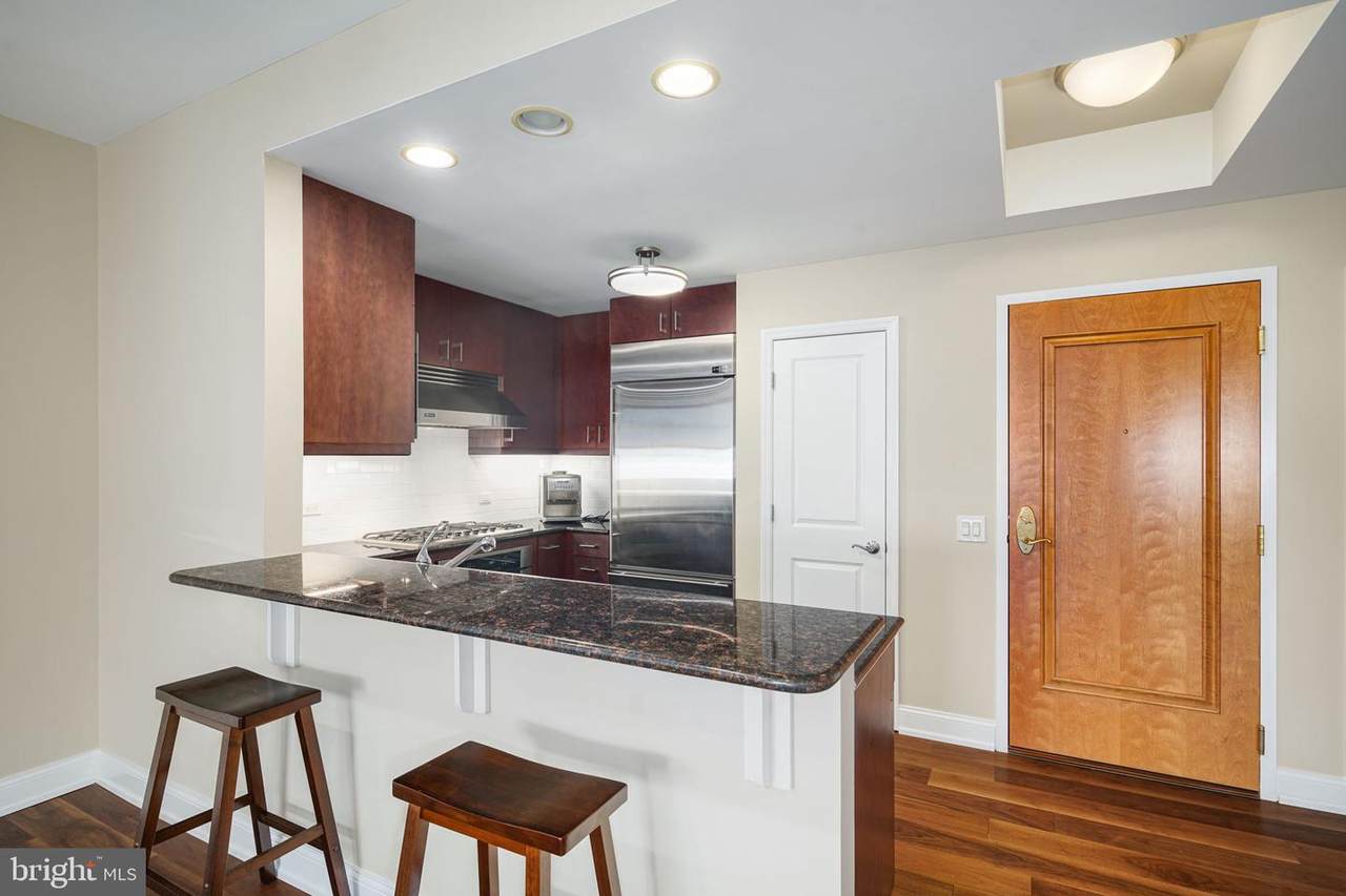 400 Broad Street - Photo 1