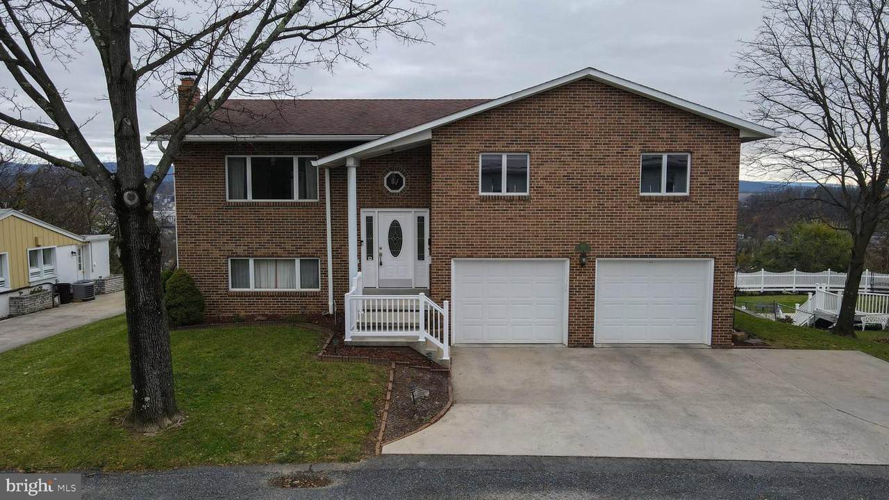 421 Fairmont Lane - Photo 1