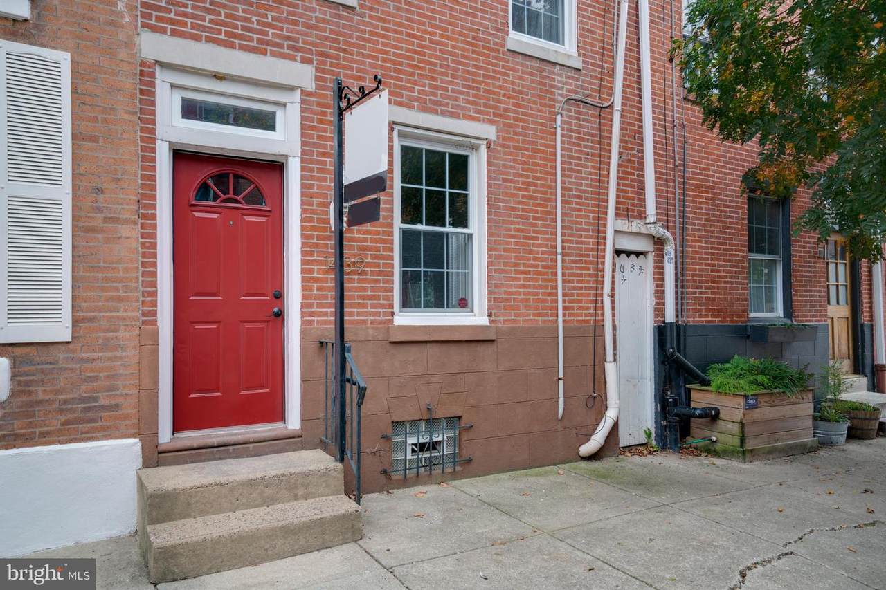 1439 Lawrence Street - Photo 1