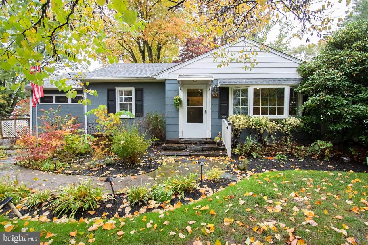 258 Reading Avenue - Photo 1