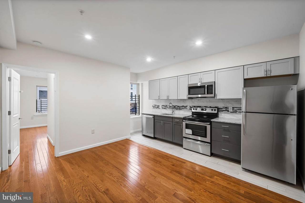 1811 Gratz Street - Photo 1