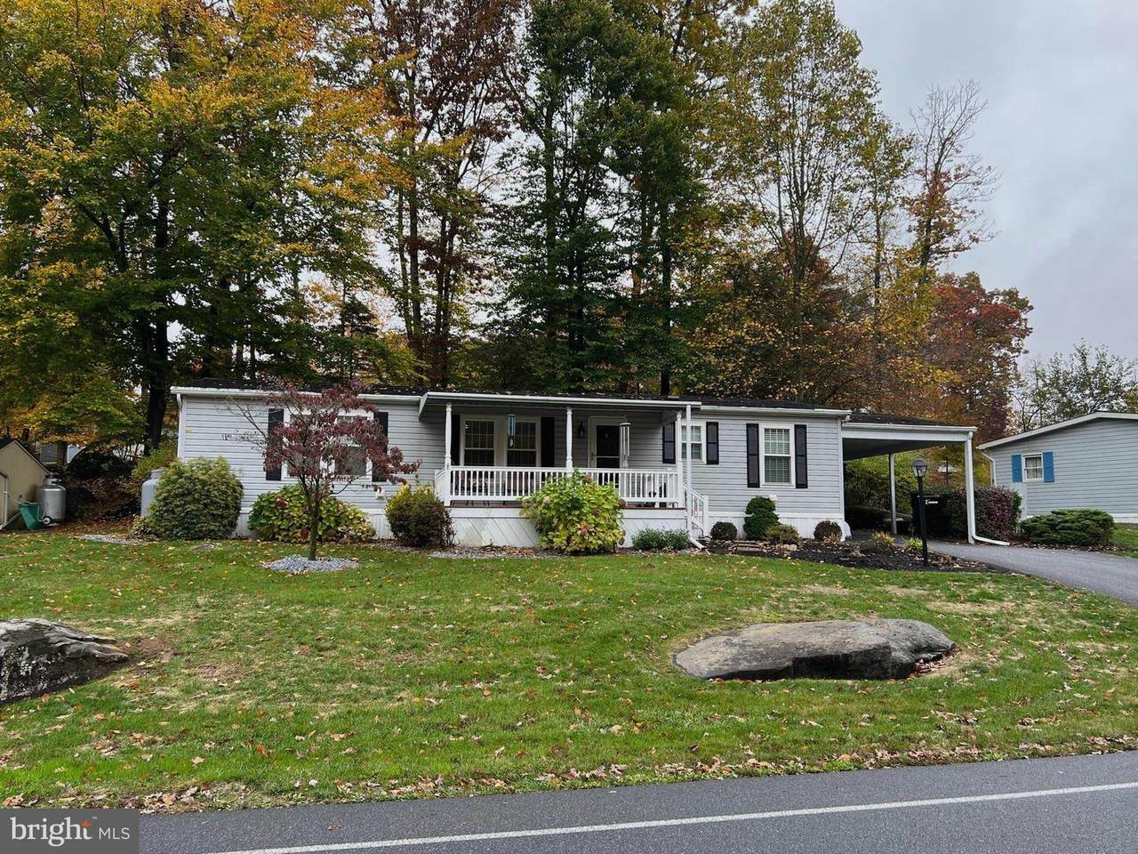 217 Maple Avenue - Photo 1