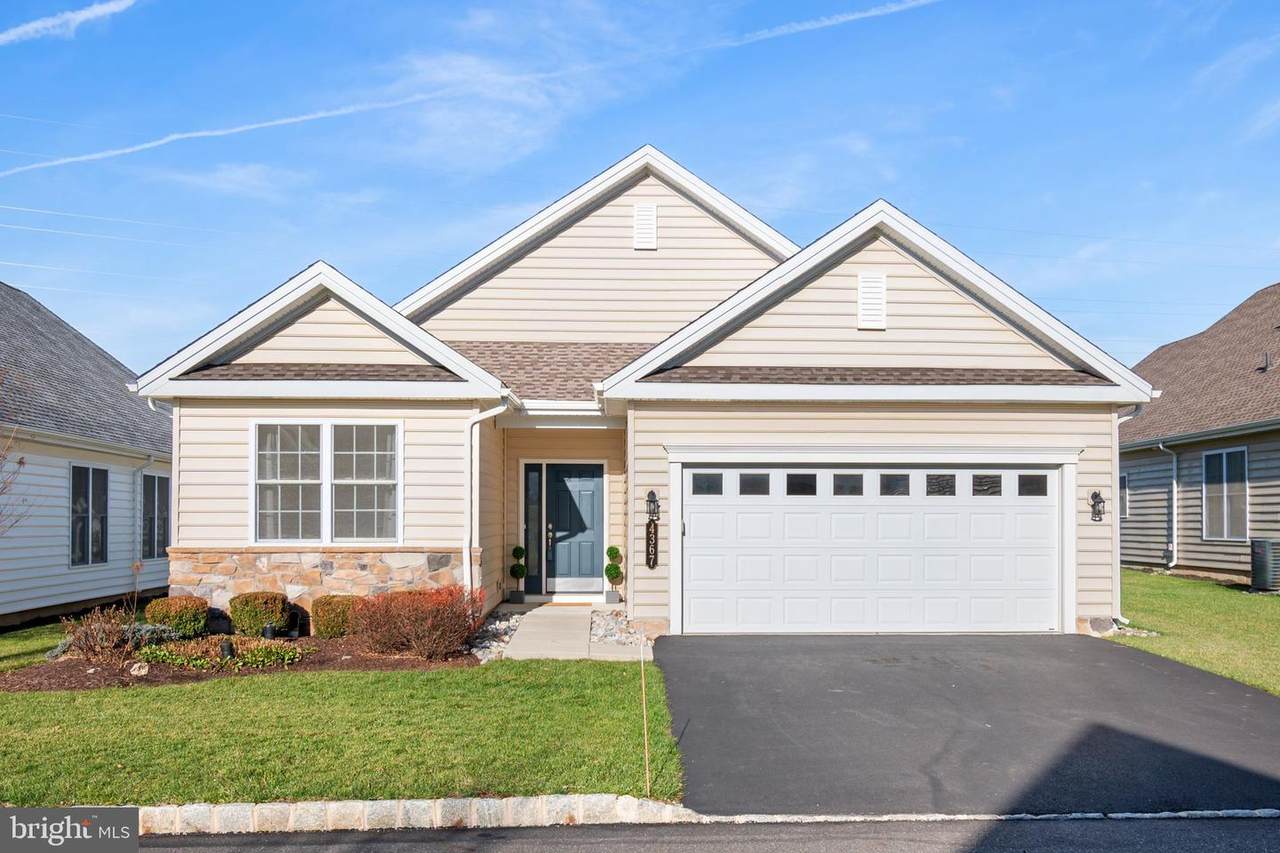 4367 Colonial Lane - Photo 1